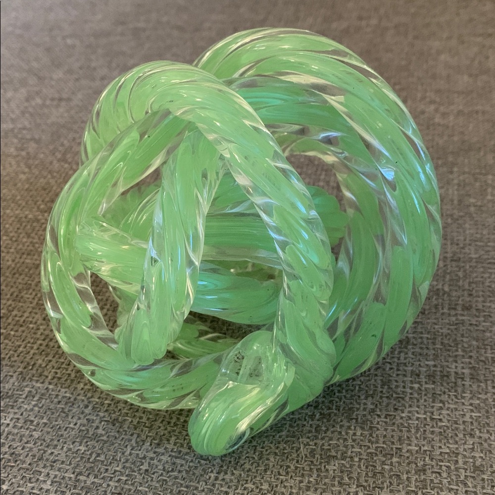 Green Twisted Rope Art Glass Infinity Knot Sculpture Hand Blown Orb 5” - Picture 7 of 7